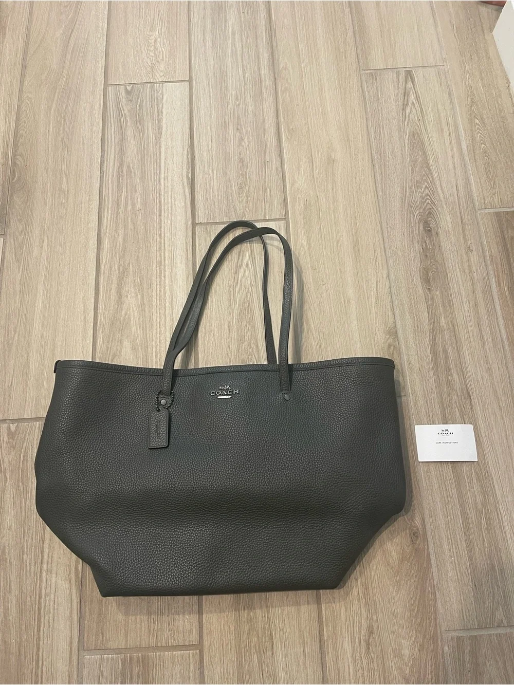 Authentic Coach Women’s Leather Green City Tote Purse Shoulder Bag Style 57131E